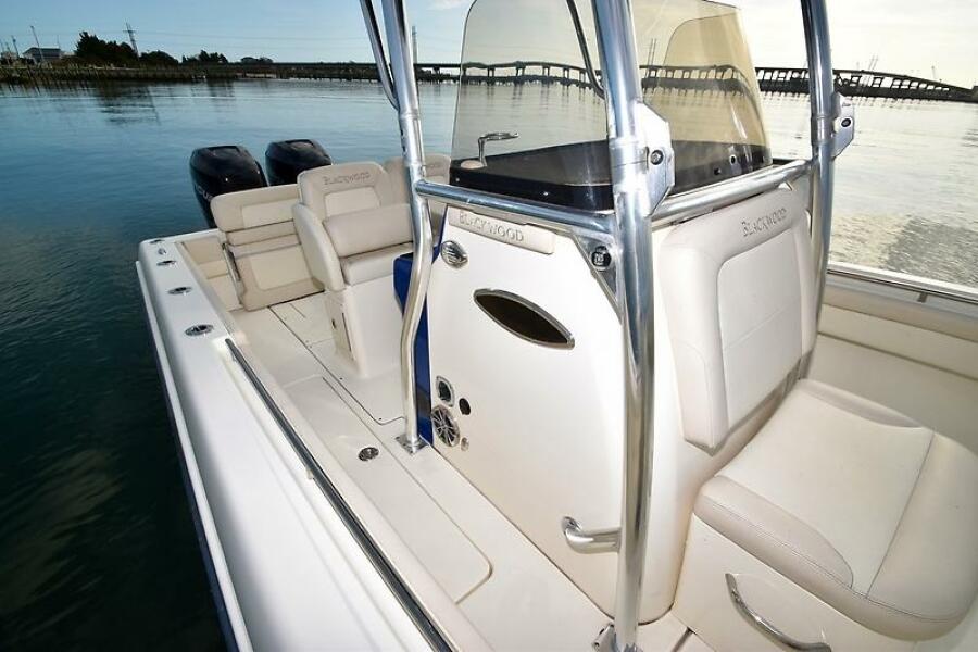 27' 2012 Blackwood 27