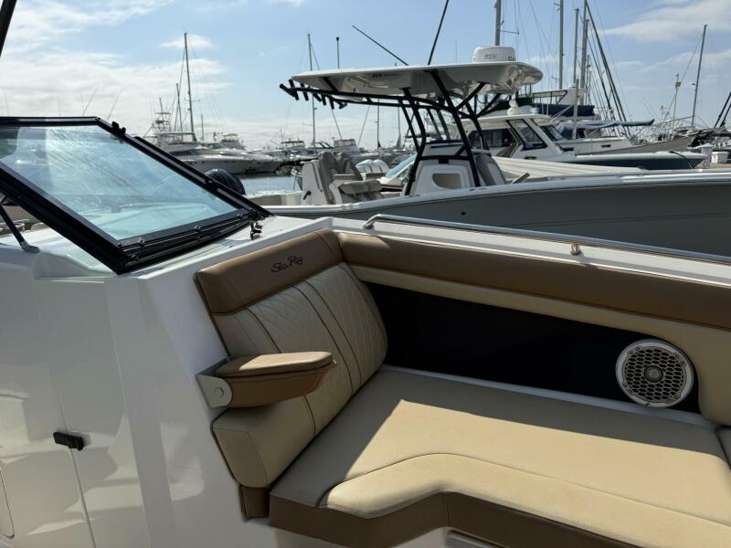 27' 2015 Sea Ray 270 Sundeck
