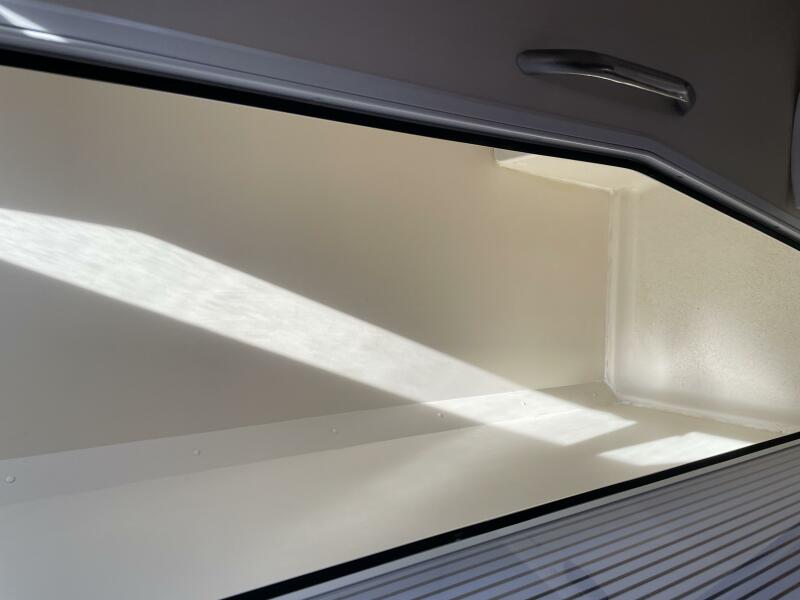 47' 2005 Catalina 470