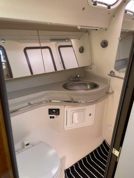 47' 2005 Catalina 470