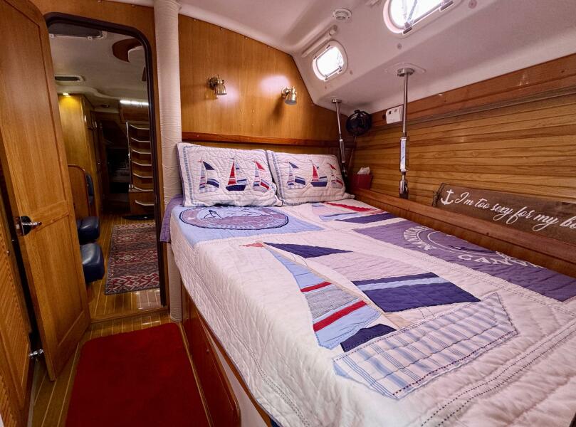 47' 2005 Catalina 470