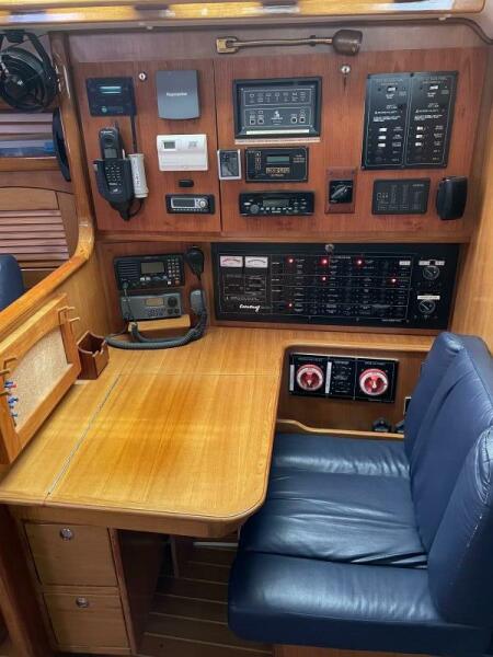 47' 2005 Catalina 470