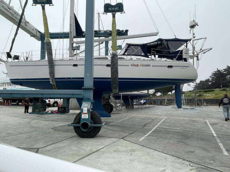 47' 2005 Catalina 470