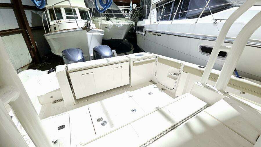 32ft Pursuit Yacht For Sale
