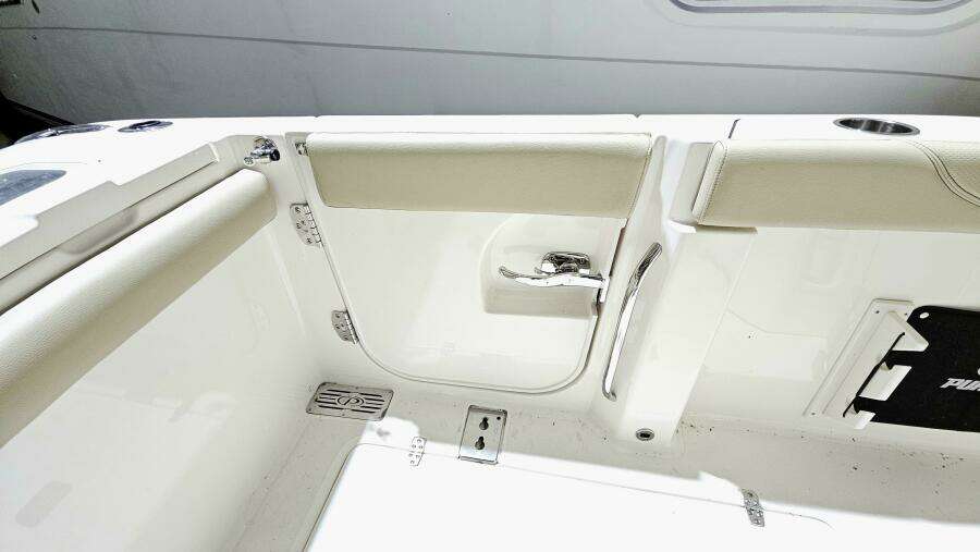 32ft Pursuit Yacht For Sale