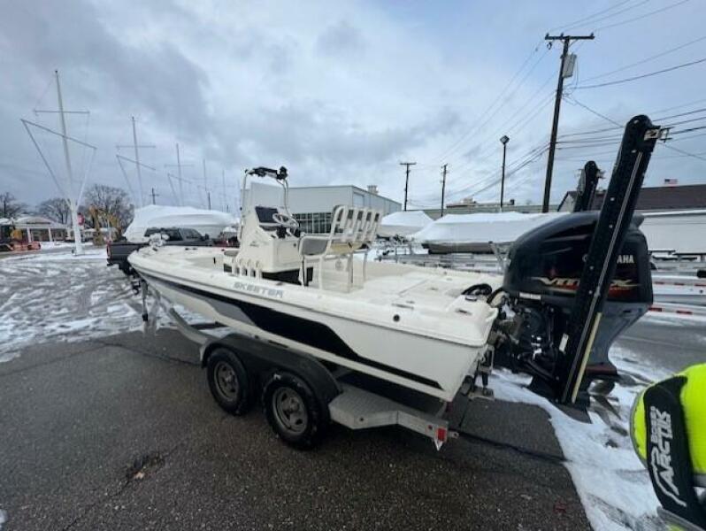 22' 2017 Skeeter ZX22