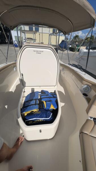 22' 2019 Scout 215xsf