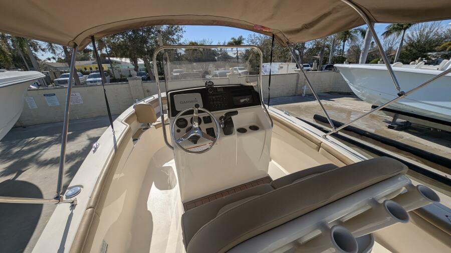 22' 2019 Scout 215xsf