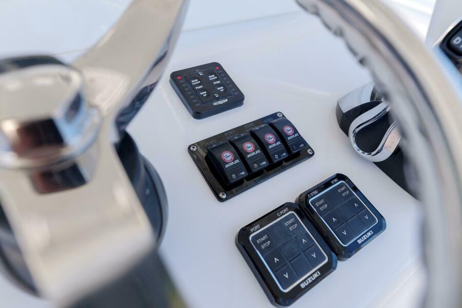 38' 2023 SeaHunter 38 CTS