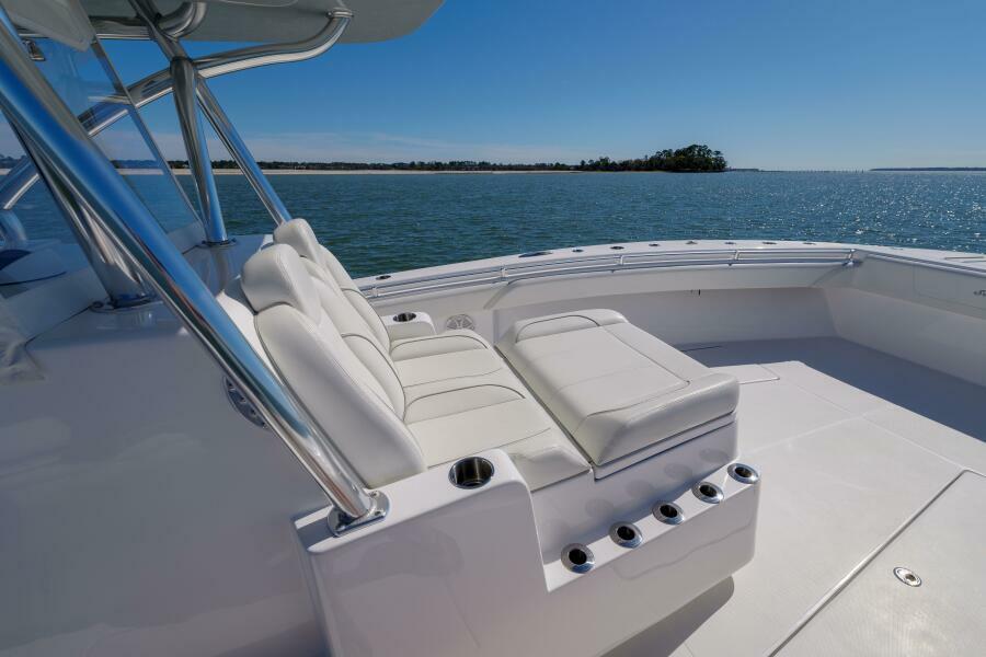 38' 2023 SeaHunter 38 CTS