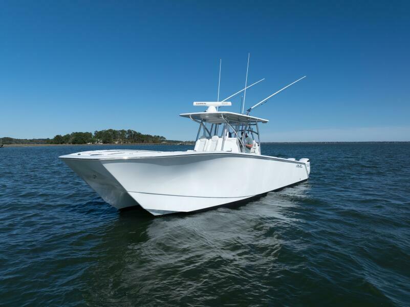 38' 2023 SeaHunter 38 CTS