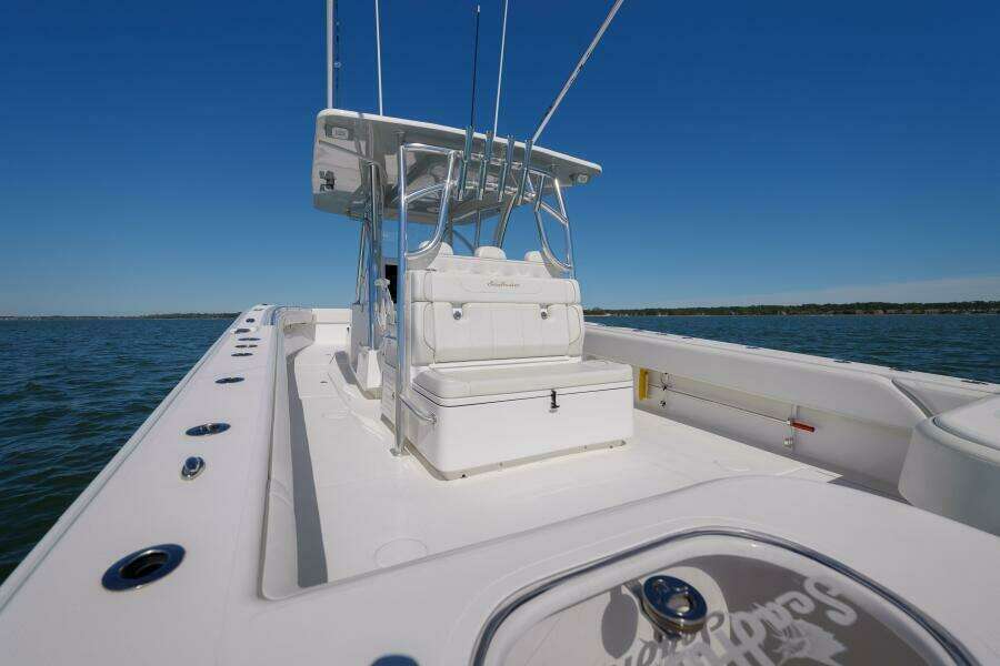 SeaHunter 38 Reel Escape- Bow Seating 