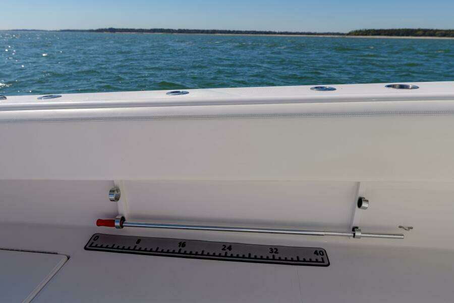 SeaHunter 38 Reel Escape- Gunwale