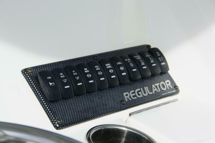 34' 2018 Regulator 34SS