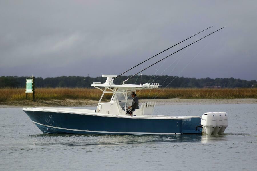 34' 2018 Regulator 34SS