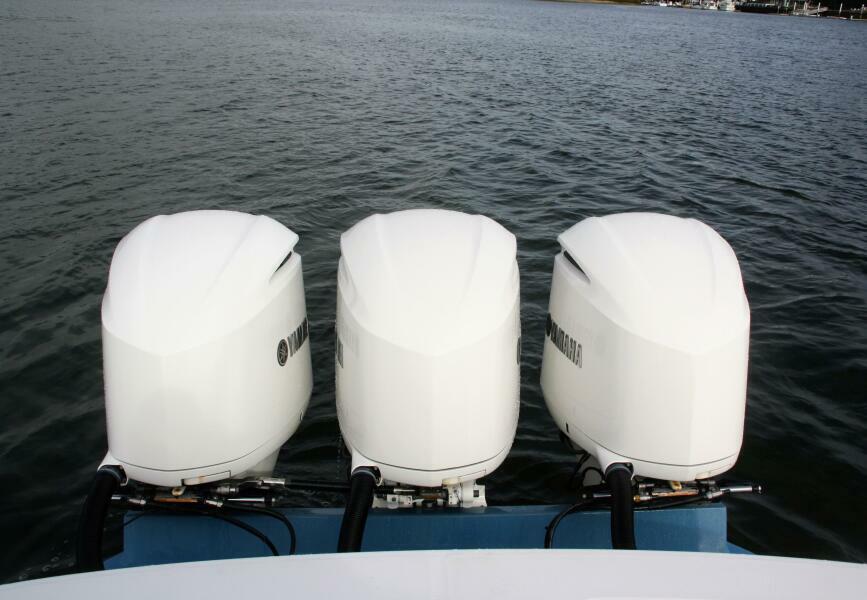 34' 2018 Regulator 34SS