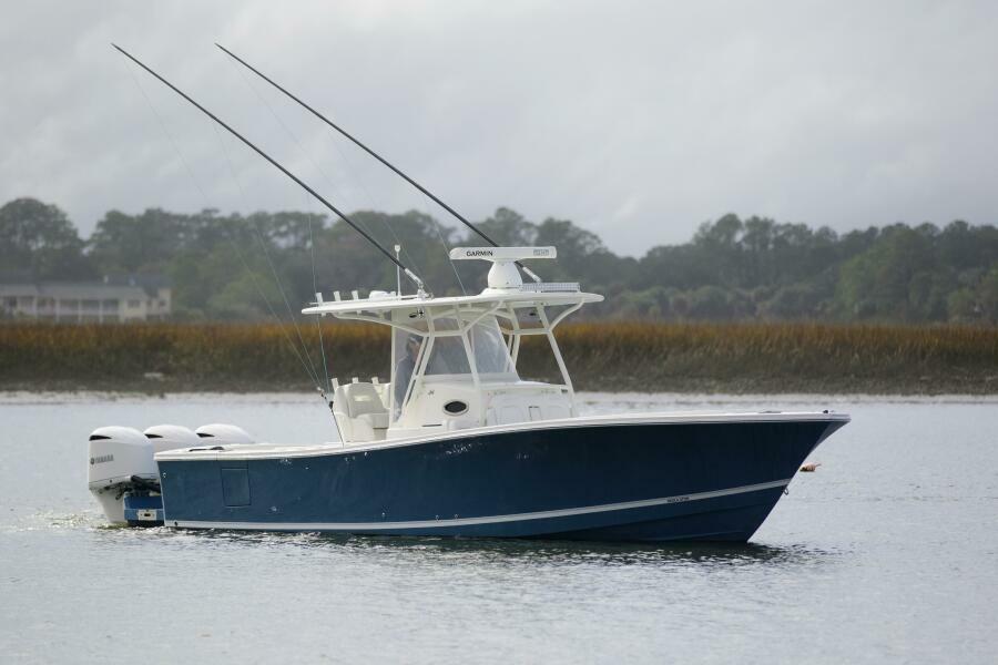 34' 2018 Regulator 34SS