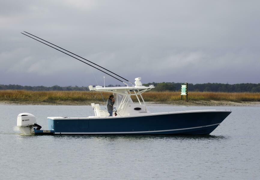 34' 2018 Regulator 34SS