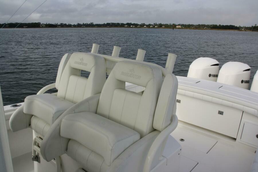 34' 2018 Regulator 34SS