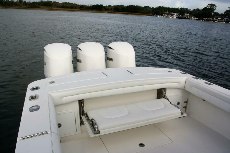 34' 2018 Regulator 34SS