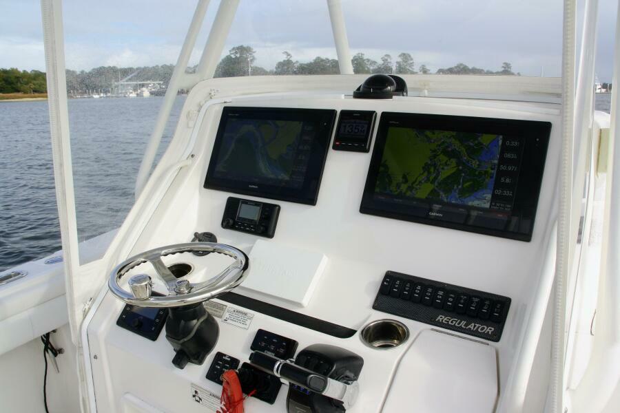 34' 2018 Regulator 34SS