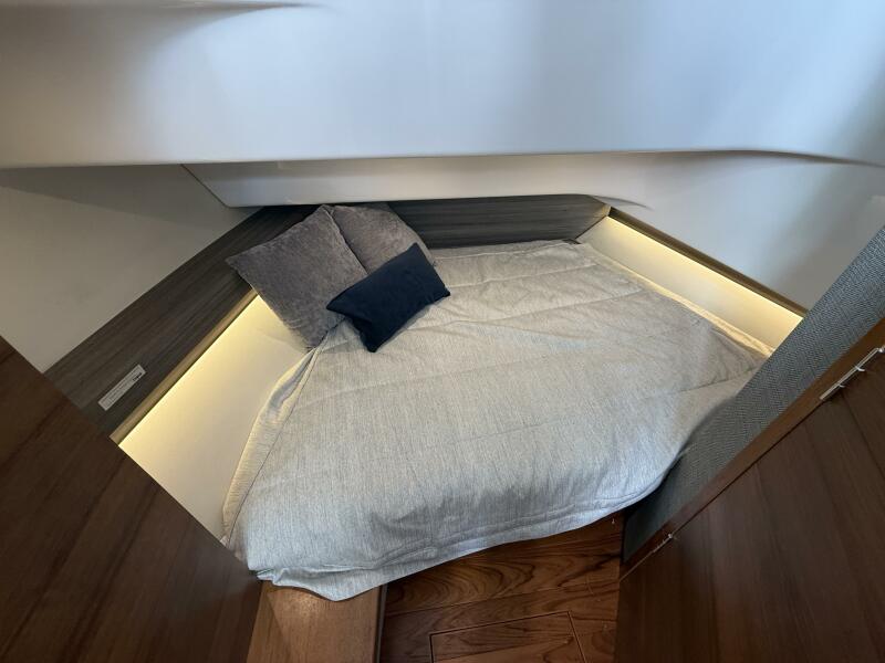 34' 2021 Tiara Sport 34 LS