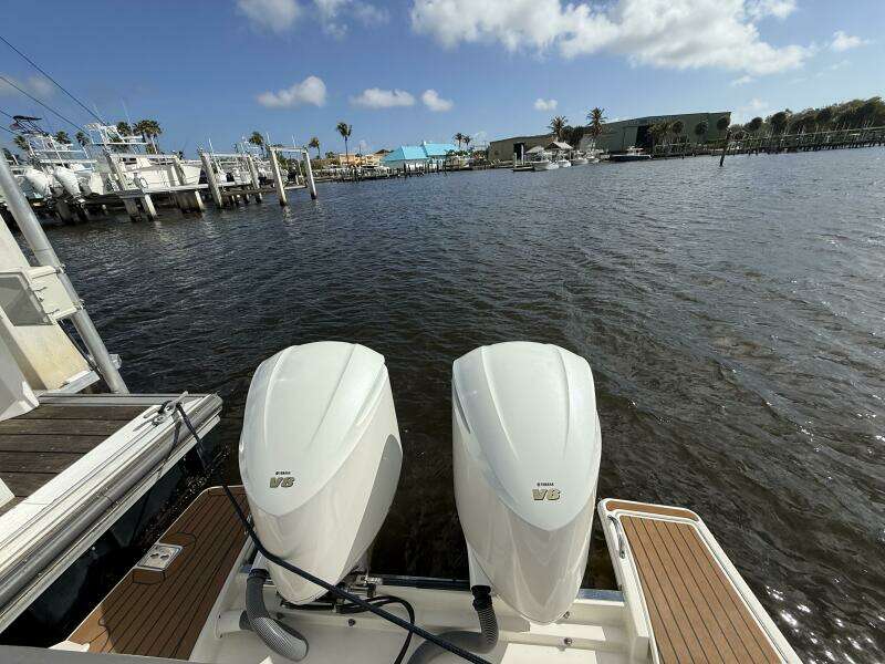 2021 Tiara Sport 34 LS