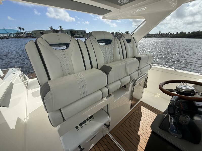 34' 2021 Tiara Sport 34 LS