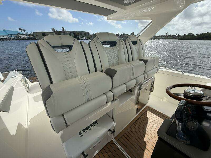 2021 Tiara Sport 34 LS