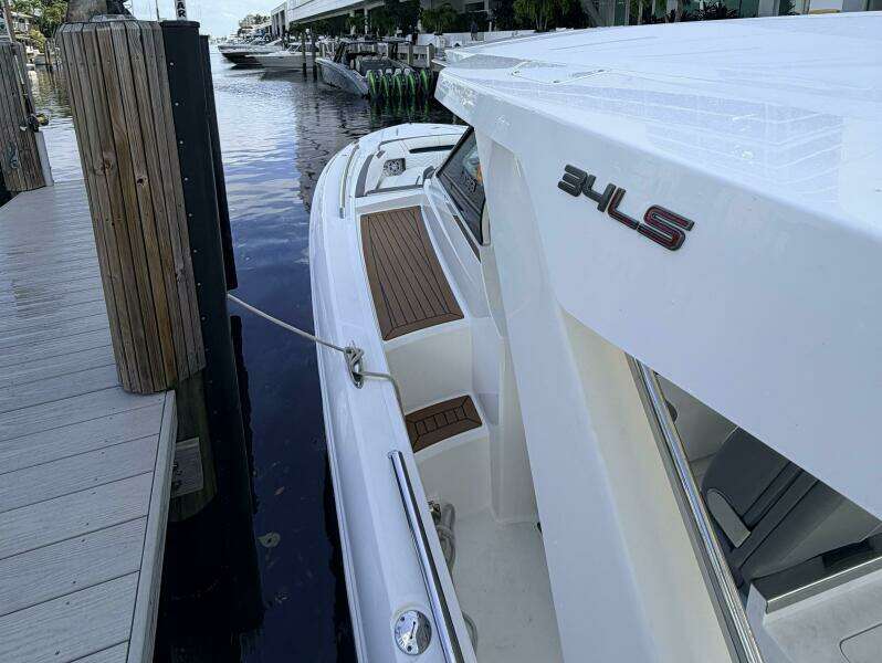34ft Tiara Sport Yacht For Sale