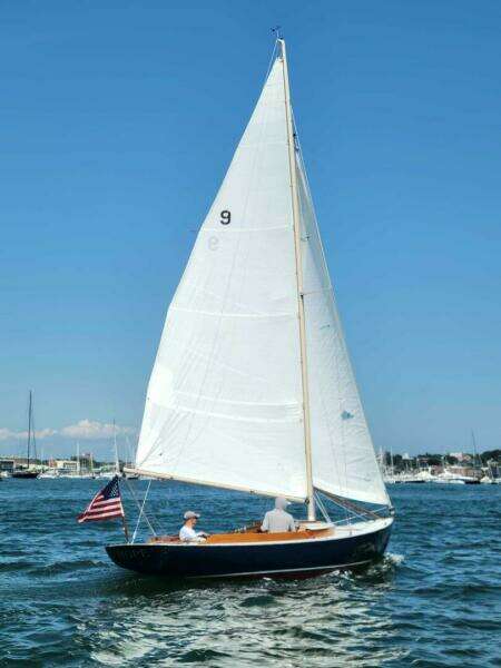 1985 Herreshoff Alerion 26