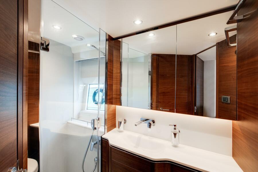 55' 2025 Princess V55