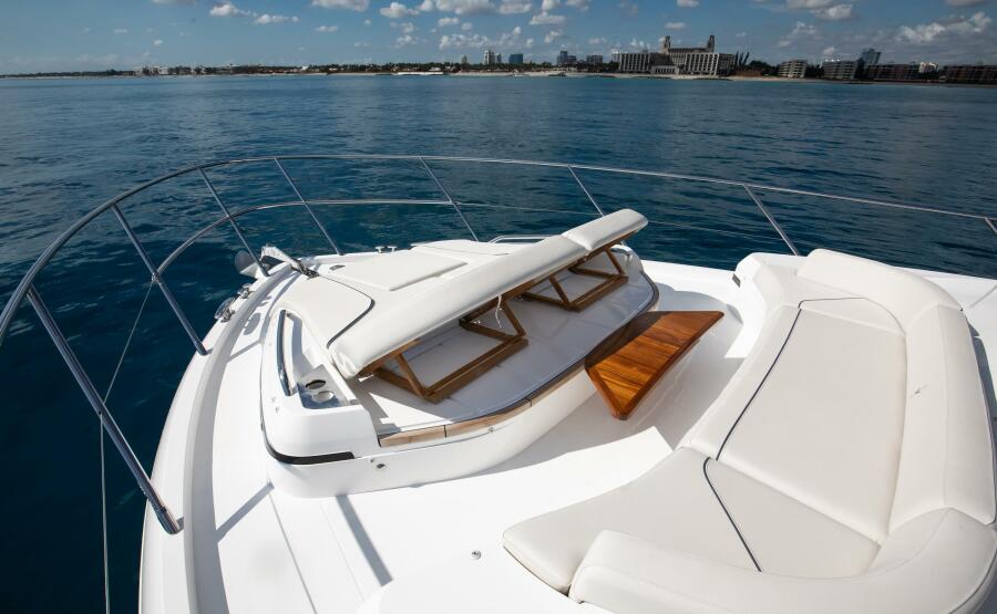 55' 2025 Princess V55