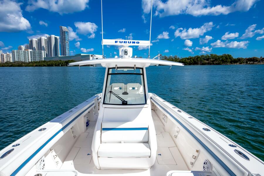 37' 2017 Intrepid 375 Open