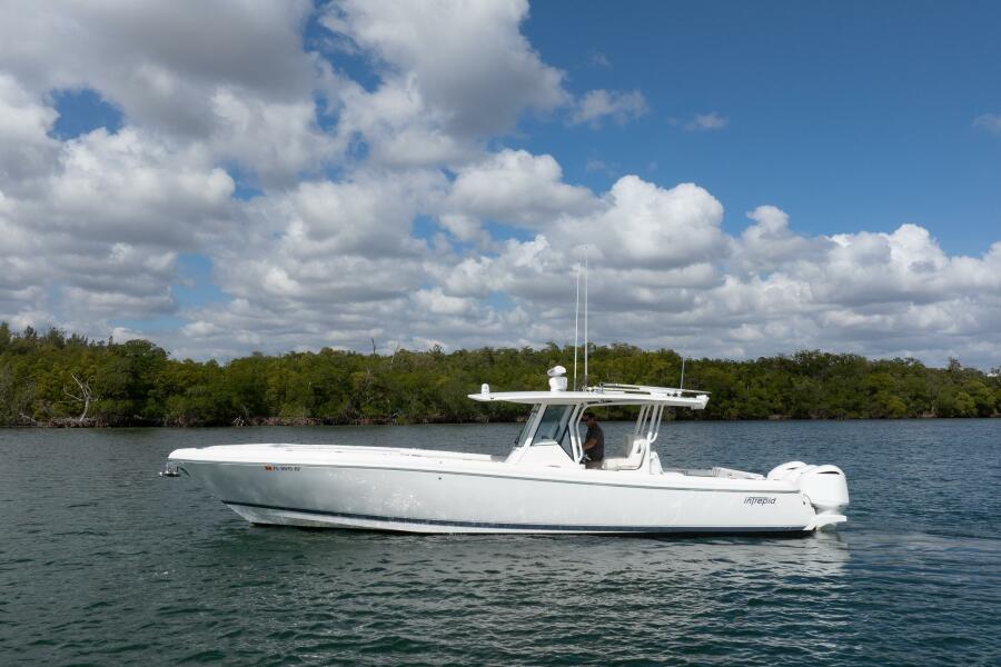 37' 2017 Intrepid 375 Open