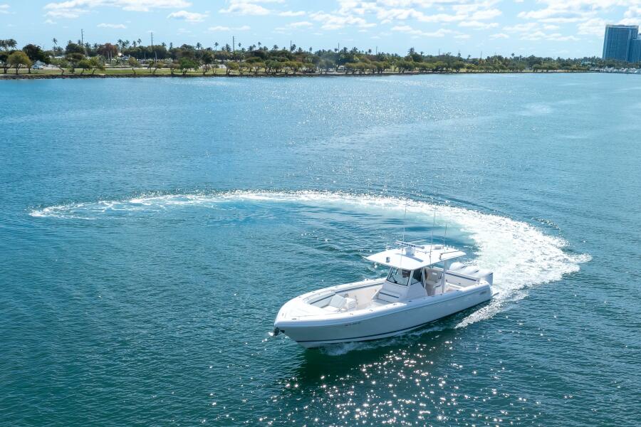 37' 2017 Intrepid 375 Open