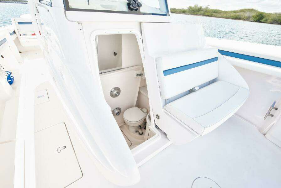 Intrepid 375 - Cosole