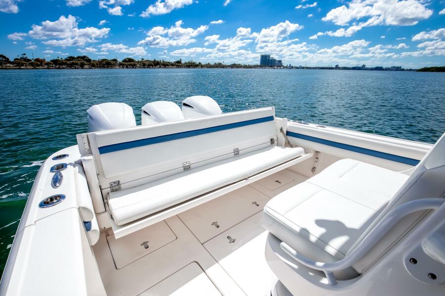 37' 2017 Intrepid 375 Open