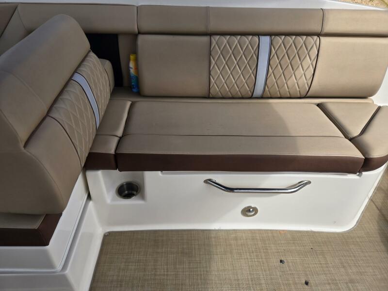 27' 2016 Sea Ray 270 Sundeck