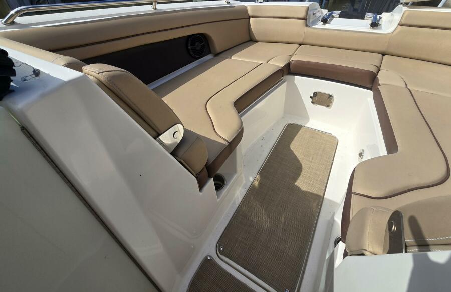 27' 2016 Sea Ray 270 Sundeck