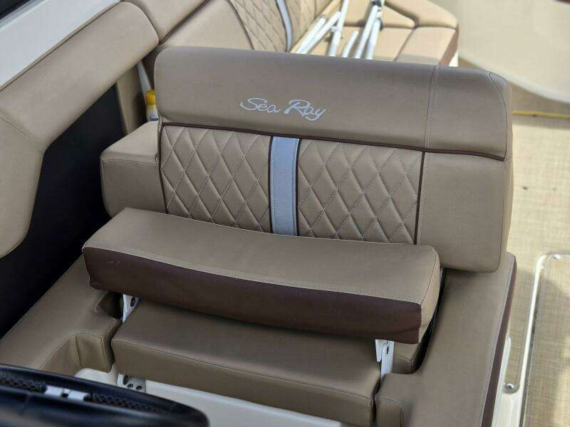 Cool Change 27ft Sea Ray Yacht For Sale