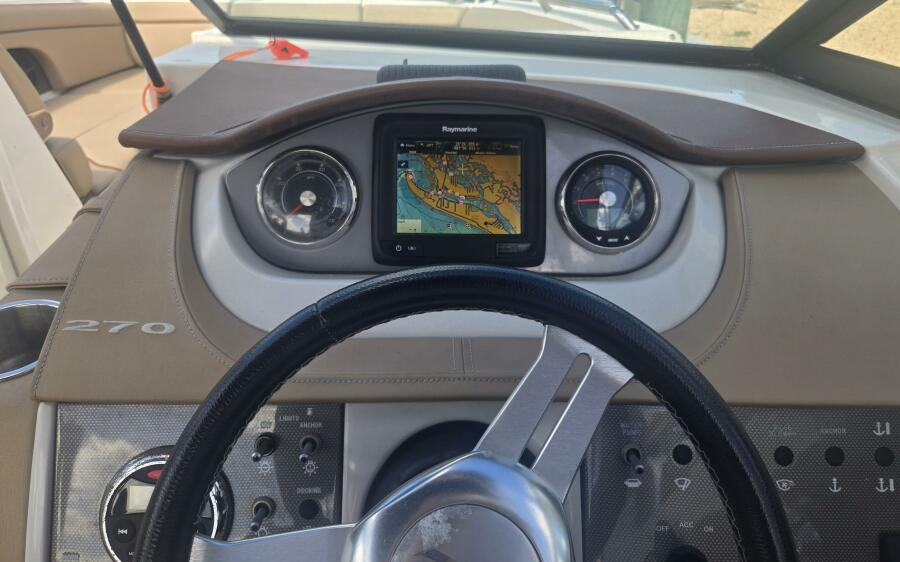 27' 2016 Sea Ray 270 Sundeck