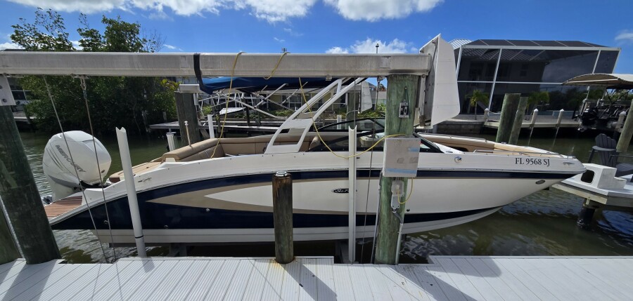 27' 2016 Sea Ray 270 Sundeck