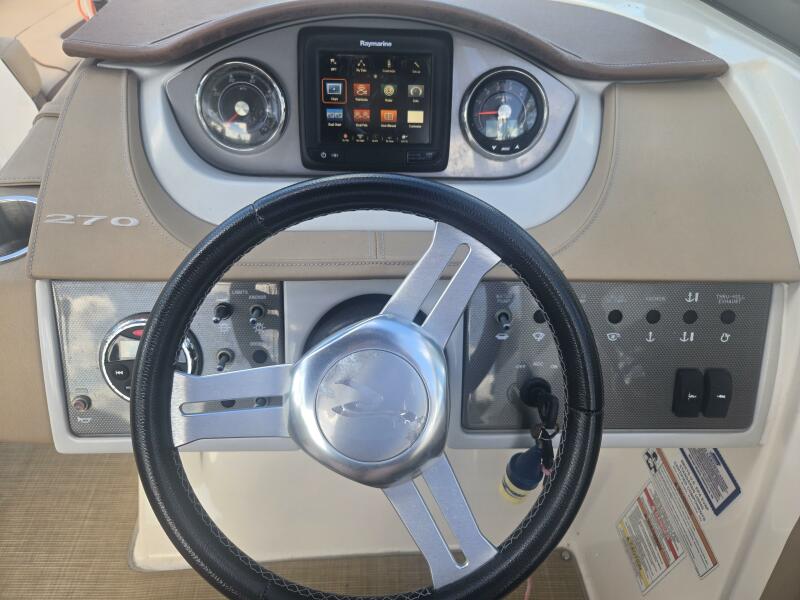 27' 2016 Sea Ray 270 Sundeck