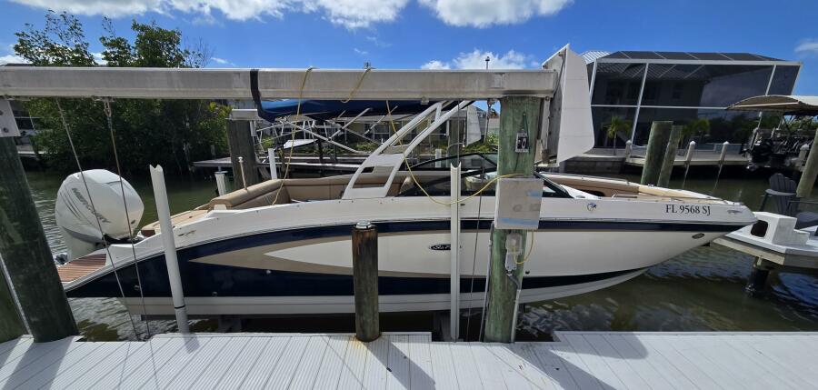 27' 2016 Sea Ray 270 Sundeck