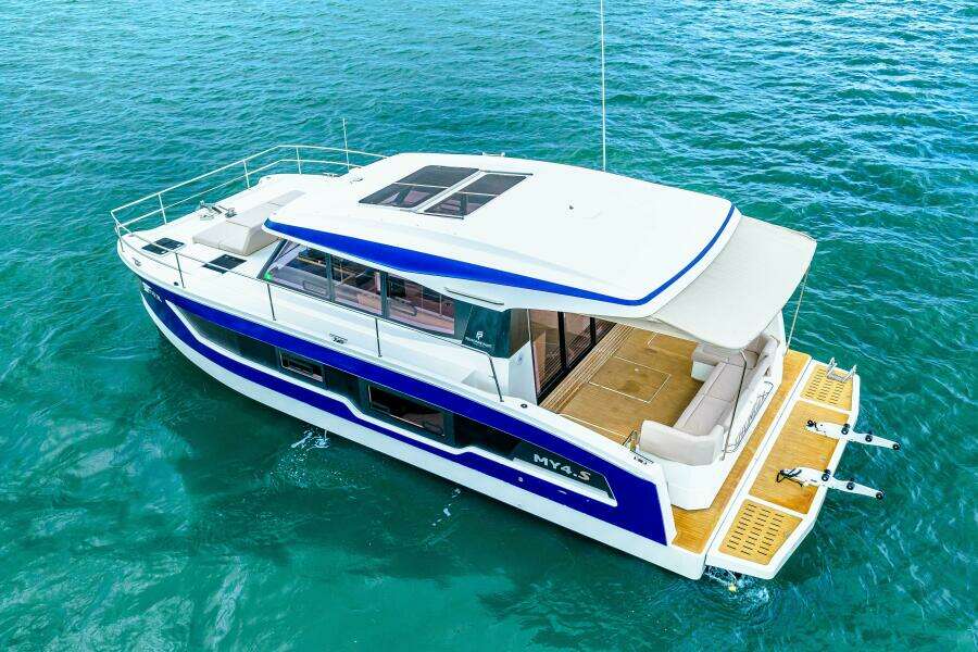 2021 Fountaine Pajot MY4.S - Profile