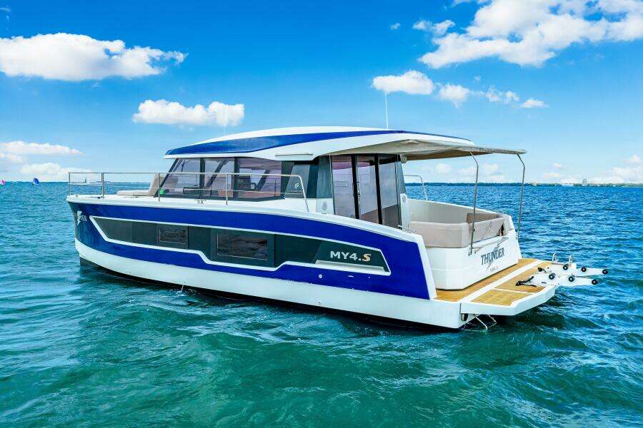 2021 Fountaine Pajot MY4.S - Profile