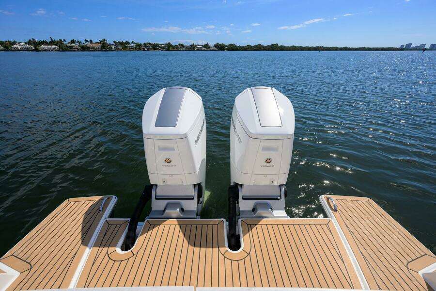 Tiara 43 - Transom and Twin Engines