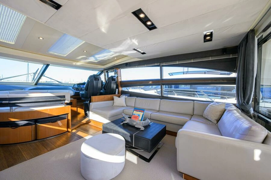 Princess 72 Joint Credit II - Interior Salon