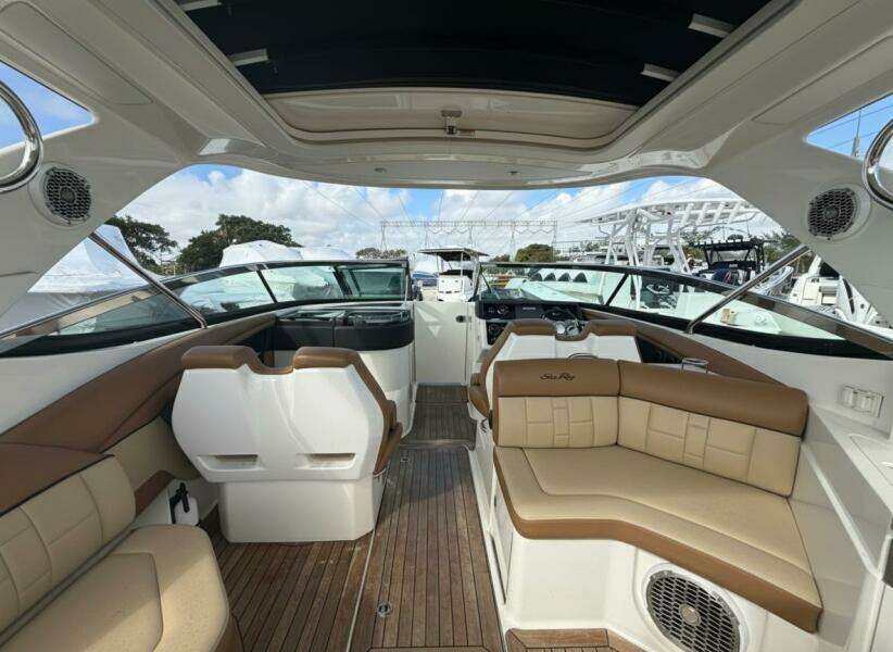 35ft Sea Ray Yacht For Sale